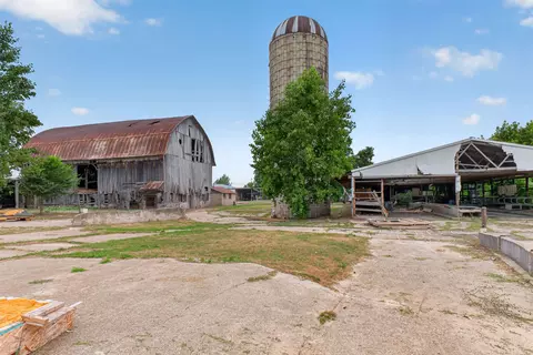 Exterior - 3925 Woods, Gladwin, MI 48624 photo 12 of 25