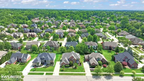 View/Area - 55582 Caesars, Shelby Township, MI 48315 photo 10 of 13