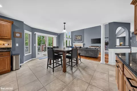 Dining - 55582 Caesars, Shelby Township, MI 48315 photo 4 of 4