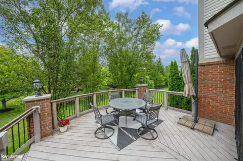 Exterior - 55582 Caesars, Shelby Township, MI 48315 photo 13 of 17