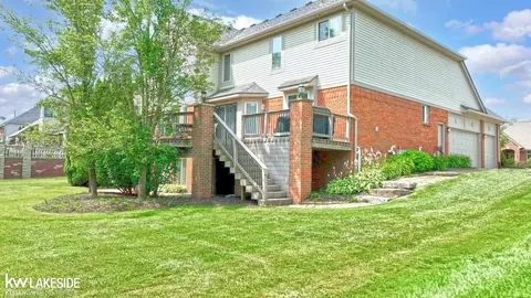 Exterior - 55582 Caesars, Shelby Township, MI 48315 photo 6 of 17