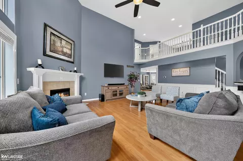 Living - 55582 Caesars, Shelby Township, MI 48315 photo 2 of 5
