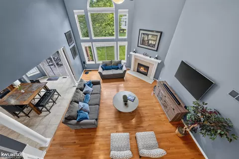 Living - 55582 Caesars, Shelby Township, MI 48315 photo 4 of 5