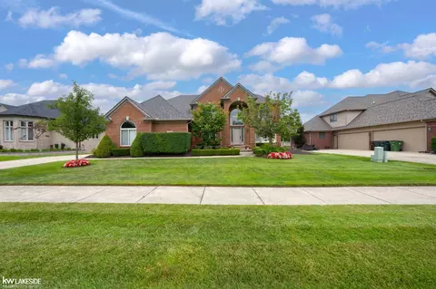 Exterior - 55582 Caesars, Shelby Township, MI 48315 photo 2 of 17