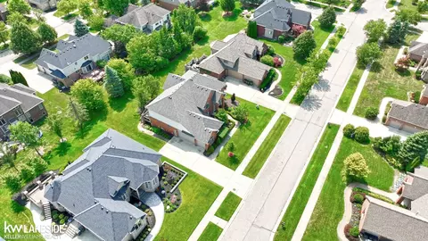 View/Area - 55582 Caesars, Shelby Township, MI 48315 photo 9 of 13