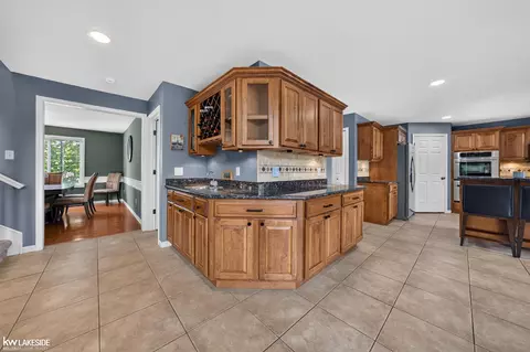 Kitchen - 55582 Caesars, Shelby Township, MI 48315 photo 1 of 11