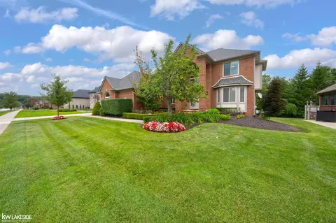 Exterior - 55582 Caesars, Shelby Township, MI 48315 photo 11 of 17