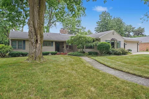 22 Benton, Saginaw, MI 48602