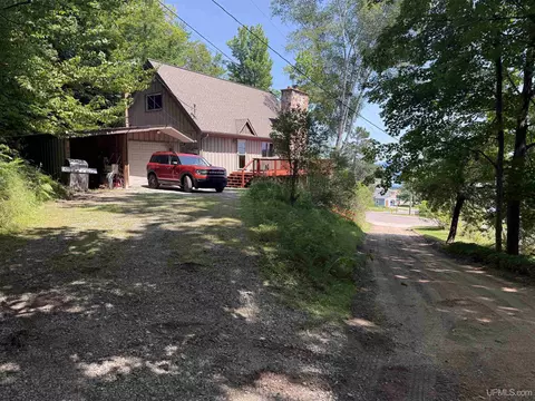 Exterior - 304 Oak, Munising, MI 49862 photo 6 of 10