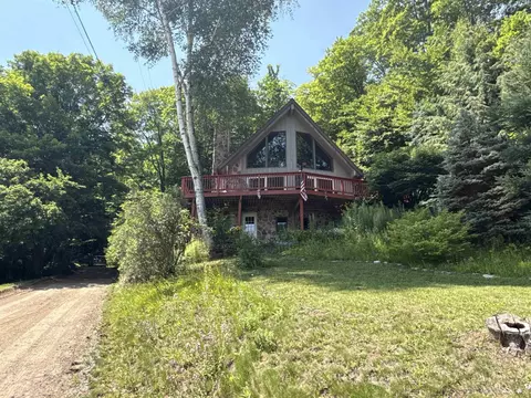Exterior - 304 Oak, Munising, MI 49862 photo 5 of 10