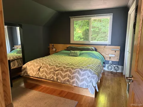Bedroom - 304 Oak, Munising, MI 49862 photo 3 of 8