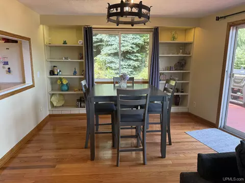 Dining - 304 Oak, Munising, MI 49862 photo 1 of 2