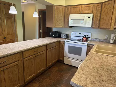 Kitchen - 304 Oak, Munising, MI 49862 photo 3 of 3