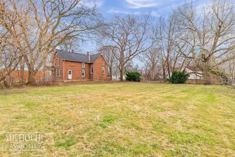 Exterior - 17526 E 10 Mile, Eastpointe, MI 48021 photo 6 of 7