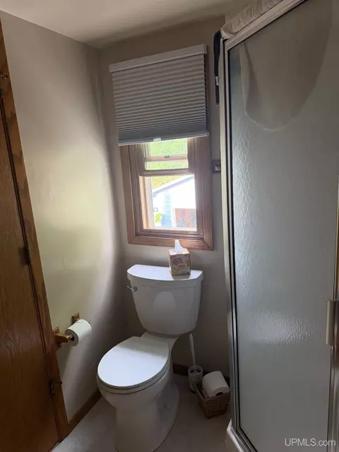 Bath - 1903 Prairie, Ishpeming, MI 49849 photo 4 of 7