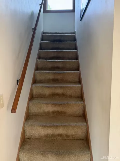 Entry Way - 1903 Prairie, Ishpeming, MI 49849 photo 2 of 4