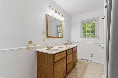 Bath - 154 Westmore, Yale, MI 48097 photo 1 of 2