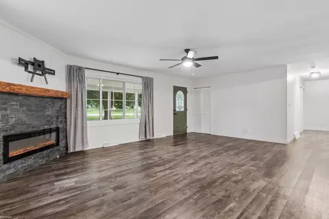 Living - 154 Westmore, Yale, MI 48097 photo 2 of 2