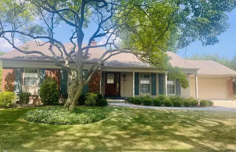 24 S Edgewood, Grosse Pointe Shores, MI 48236