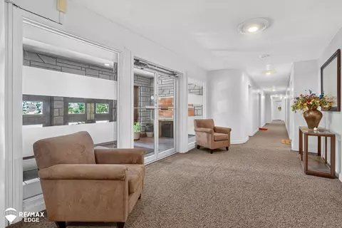 Entry Way - 915 E Ct, Flint, MI 48503 photo 3 of 5