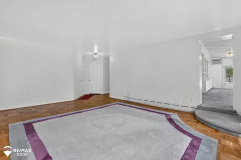 Living - 915 E Ct, Flint, MI 48503 photo 5 of 8