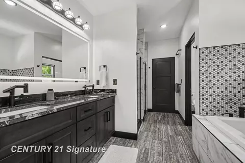 Bath - 3568 E Douglas, Midland, MI 48642 photo 1 of 4