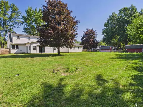 Exterior - 855 Mildred, Temperance, MI 48182 photo 6 of 11