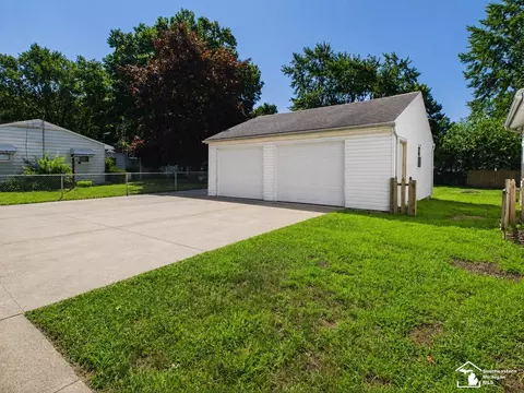 Exterior - 855 Mildred, Temperance, MI 48182 photo 4 of 11