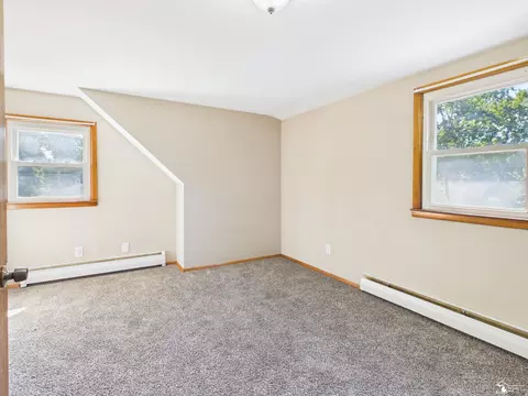Bedroom - 855 Mildred, Temperance, MI 48182 photo 9 of 15