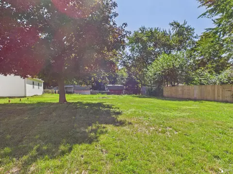 Exterior - 855 Mildred, Temperance, MI 48182 photo 7 of 11