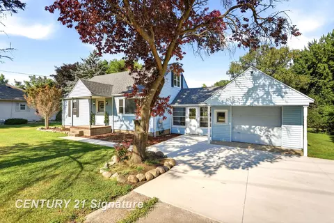 1449 Midland, Saginaw, MI 48638