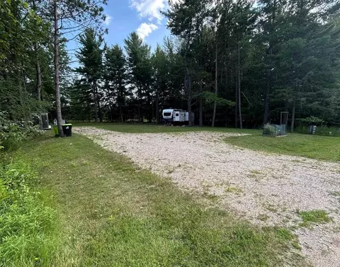 1923 Berkshire, Gladwin, MI 48624 photo 2