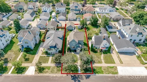 View/Area - 923 S 6th, Escanaba, MI 49829 photo 1 of 4