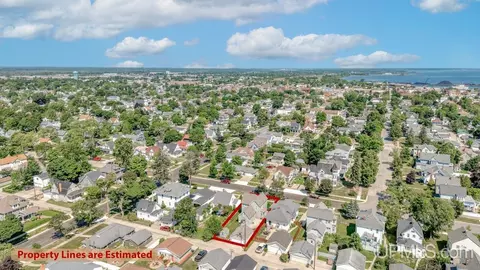 View/Area - 923 S 6th, Escanaba, MI 49829 photo 3 of 4