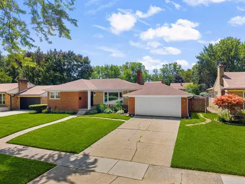 307 Wellington Cres, Mount Clemens, MI 48043