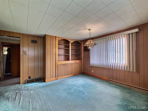 Living - 207 Pine, Greenland, MI 49929 photo 2 of 4