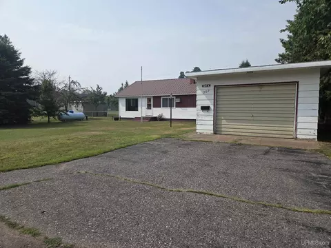 Exterior - 207 Pine, Greenland, MI 49929 photo 2 of 11