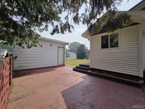 Exterior - 207 Pine, Greenland, MI 49929 photo 5 of 11