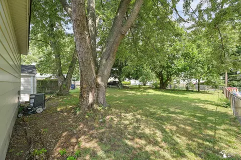 Exterior - 524 N Roessler, Monroe, MI 48162 photo 7 of 10