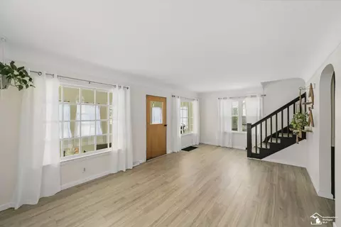 Living - 524 N Roessler, Monroe, MI 48162 photo 1 of 1
