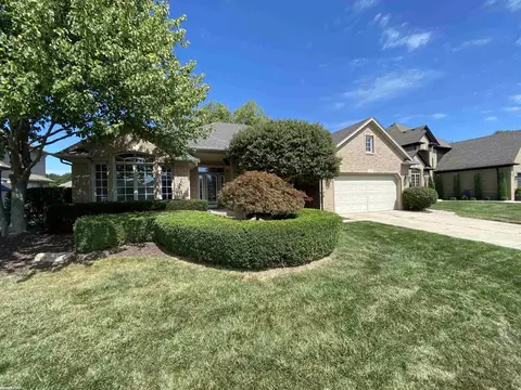 21597 Pinnacle, Macomb, MI 48042