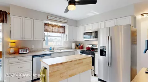 Kitchen - 12608 Gera, Birch Run, MI 48415 photo 4 of 6