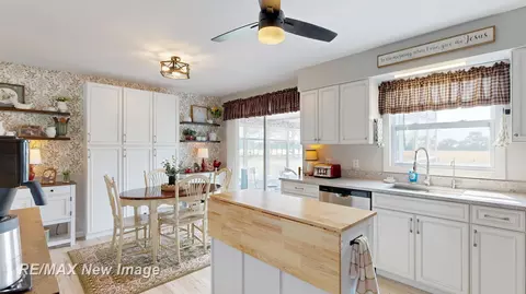 Kitchen - 12608 Gera, Birch Run, MI 48415 photo 5 of 6