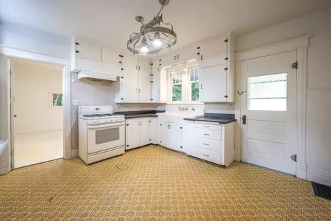 Kitchen - 330 S Antler, Gladwin, MI 48624 photo 1 of 5