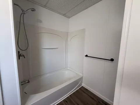 Bath - 810 W First, Gladwin, MI 48624 photo 8 of 8