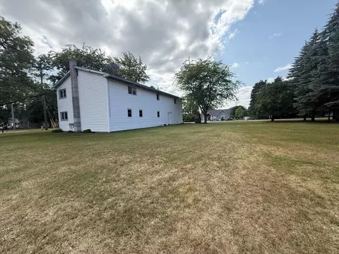 Exterior - 810 W First, Gladwin, MI 48624 photo 6 of 10