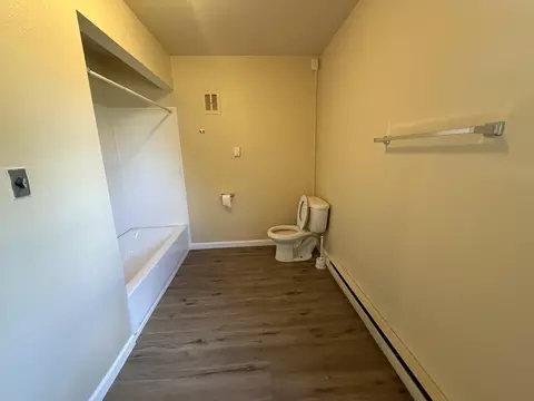 Bath - 810 W First, Gladwin, MI 48624 photo 1 of 8