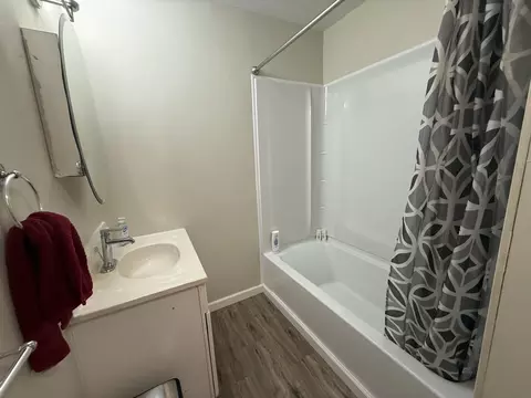 Bath - 810 W First, Gladwin, MI 48624 photo 6 of 8