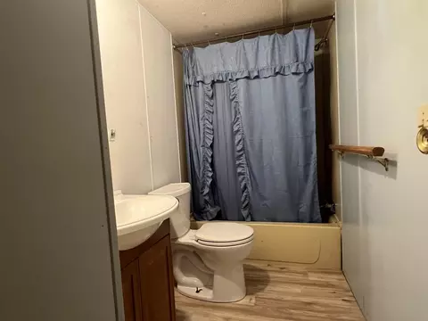 Bath - 6250 E Long Lk, Harrison, MI 48625 photo 2 of 4