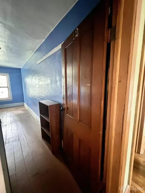 Entry Way - 511 Bell, Channing, MI 49815 photo 15 of 17